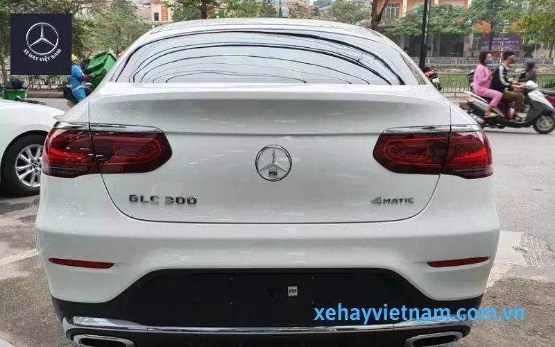 Mercedes GLC 300 4MATIC Coupé Tinh tế, hút mắt là điều mà nhiều người nhận định về thiết kế đuôi xe Mercedes Coupé