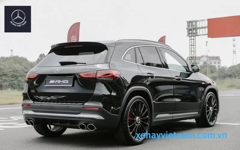 Mercedes-AMG GLA 45 S 4MATIC+ Mercedes-AMG GLA 45 S 4MATIC+ 9